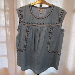 BASS women’s medium chambray shirt with navy and white embroidery